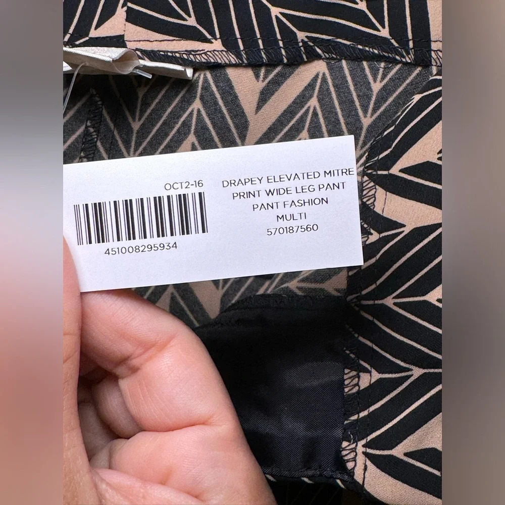 🌻 Chico's Drapey Elevated Mitre Print Wide Leg Pant Women's size 3(XL/16) Career - Picture 8 of 10